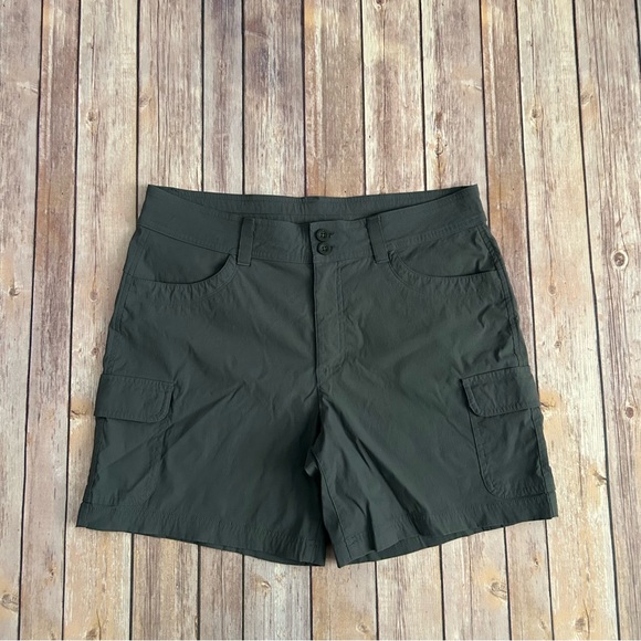Eddie Bauer Pants - Eddie Bauer Olive Green Outdoor Shorts | Size 10